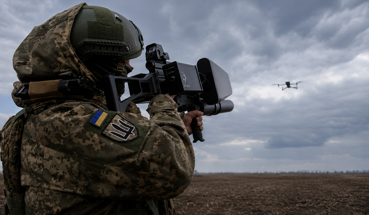 Военные частоты: как контроль радиоэфира и связи обеспечивает управляемость в бою