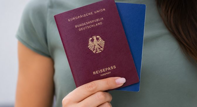 Множественное гражданство в Украине 2026: новые правила, ограничения и закон