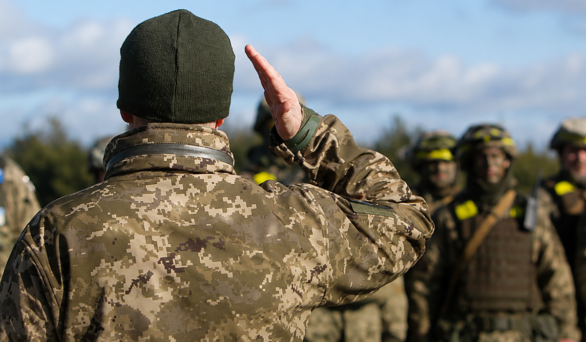 Види військової служби в Україні: чим відрізняється контракт, резерв та спецслужби
