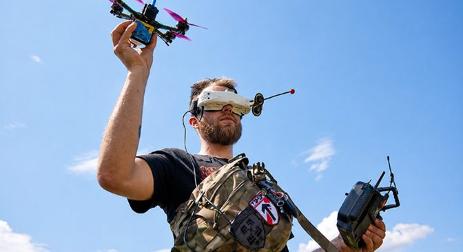 Что такое FPV-дроны: история создания, применение на фронте и будущее технологий